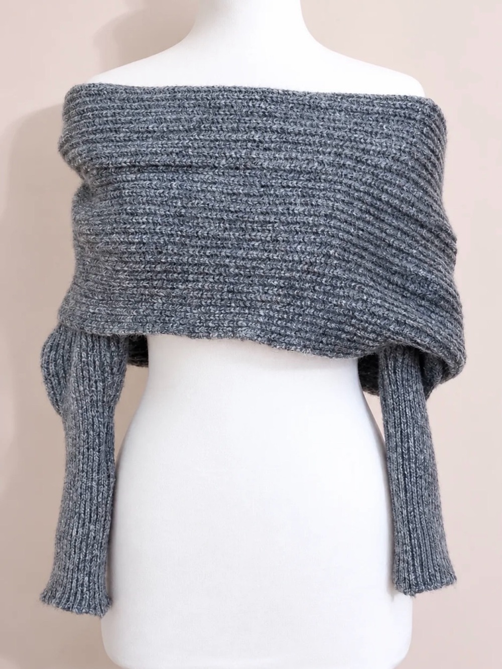 NWT Freya Harper Women's Multifunctional Sleek Wrap Scarf Gray One Size Cozy